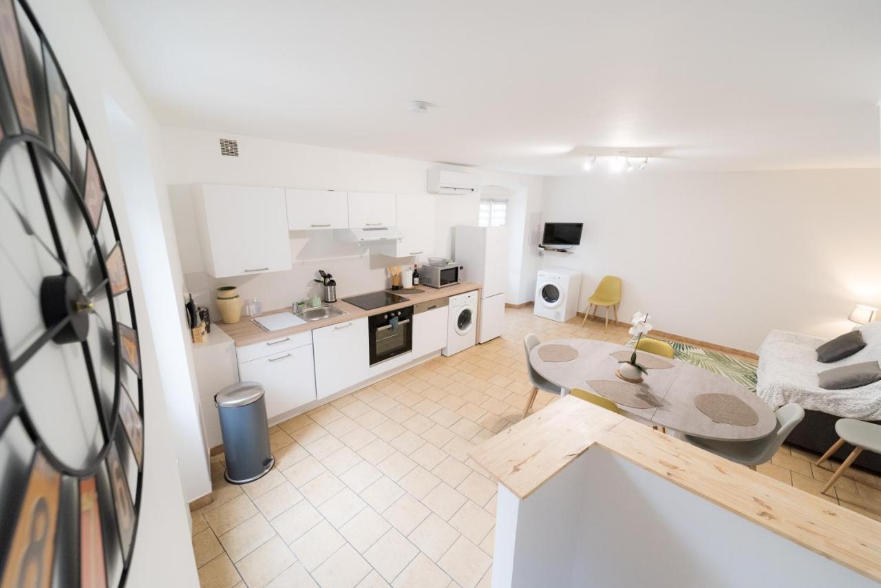 شقة Ravissant Triplex Et Duplex Au Centre De Pont St Esprit المظهر الخارجي الصورة