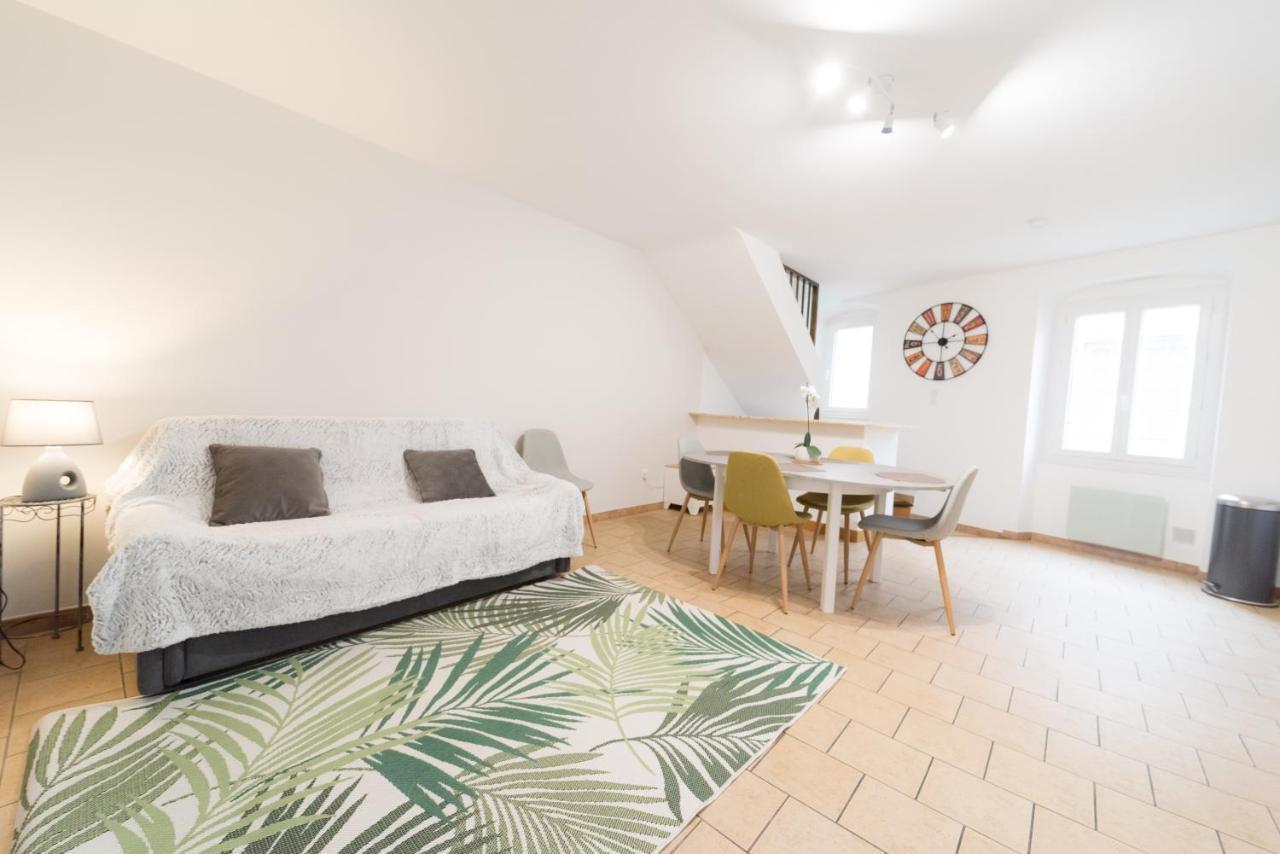 شقة Ravissant Triplex Et Duplex Au Centre De Pont St Esprit المظهر الخارجي الصورة