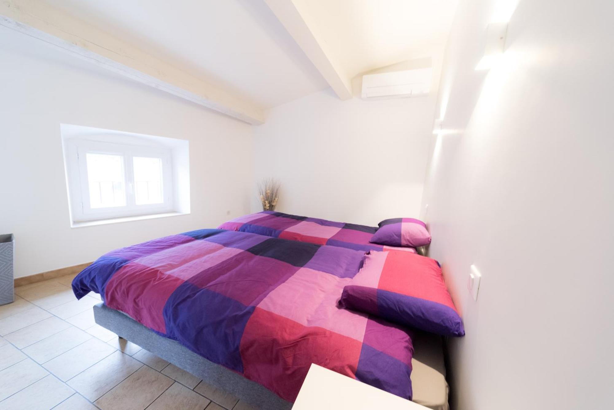 شقة Ravissant Triplex Et Duplex Au Centre De Pont St Esprit المظهر الخارجي الصورة