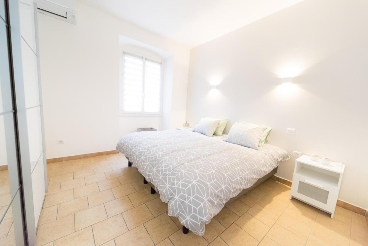 شقة Ravissant Triplex Et Duplex Au Centre De Pont St Esprit المظهر الخارجي الصورة
