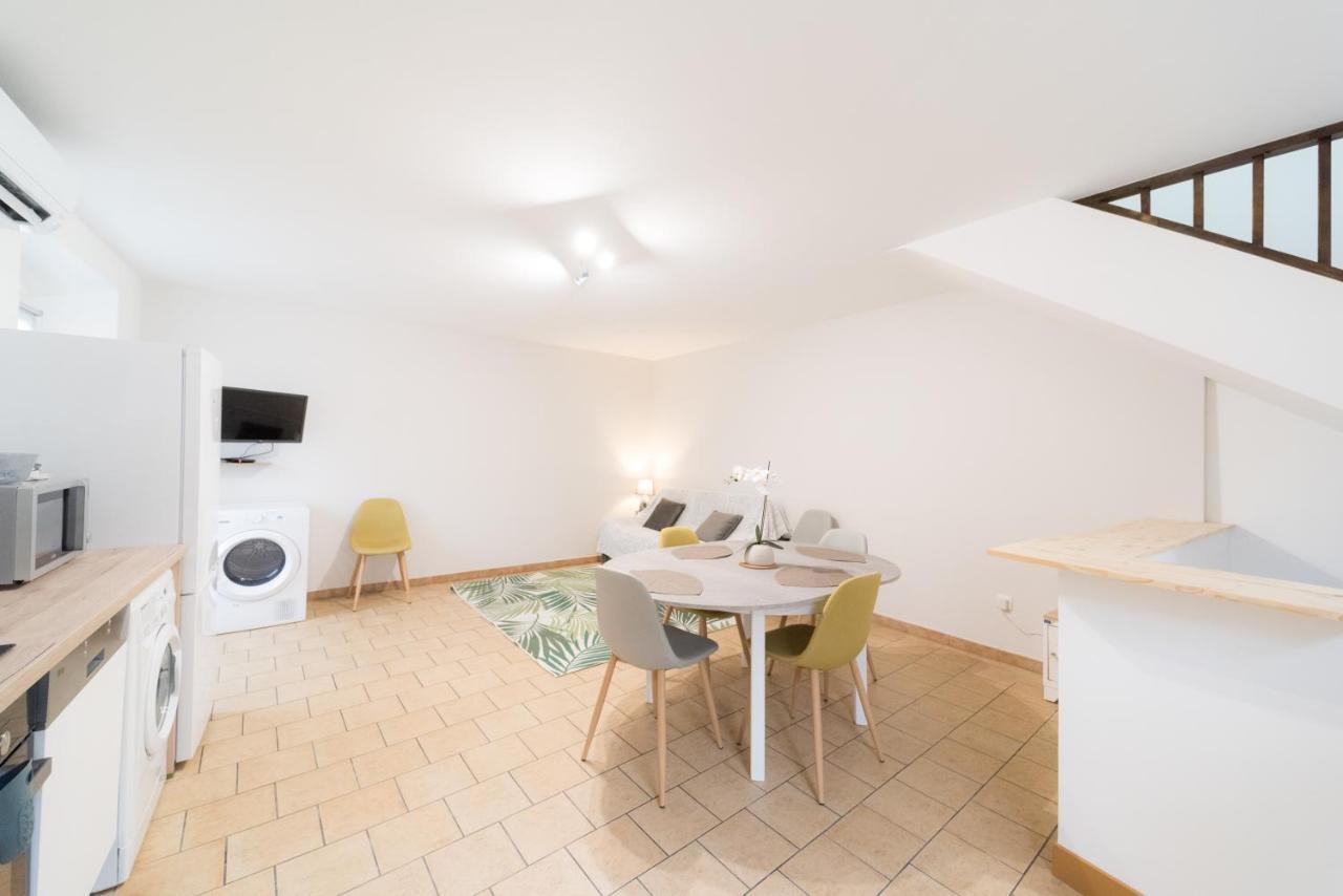 شقة Ravissant Triplex Et Duplex Au Centre De Pont St Esprit المظهر الخارجي الصورة